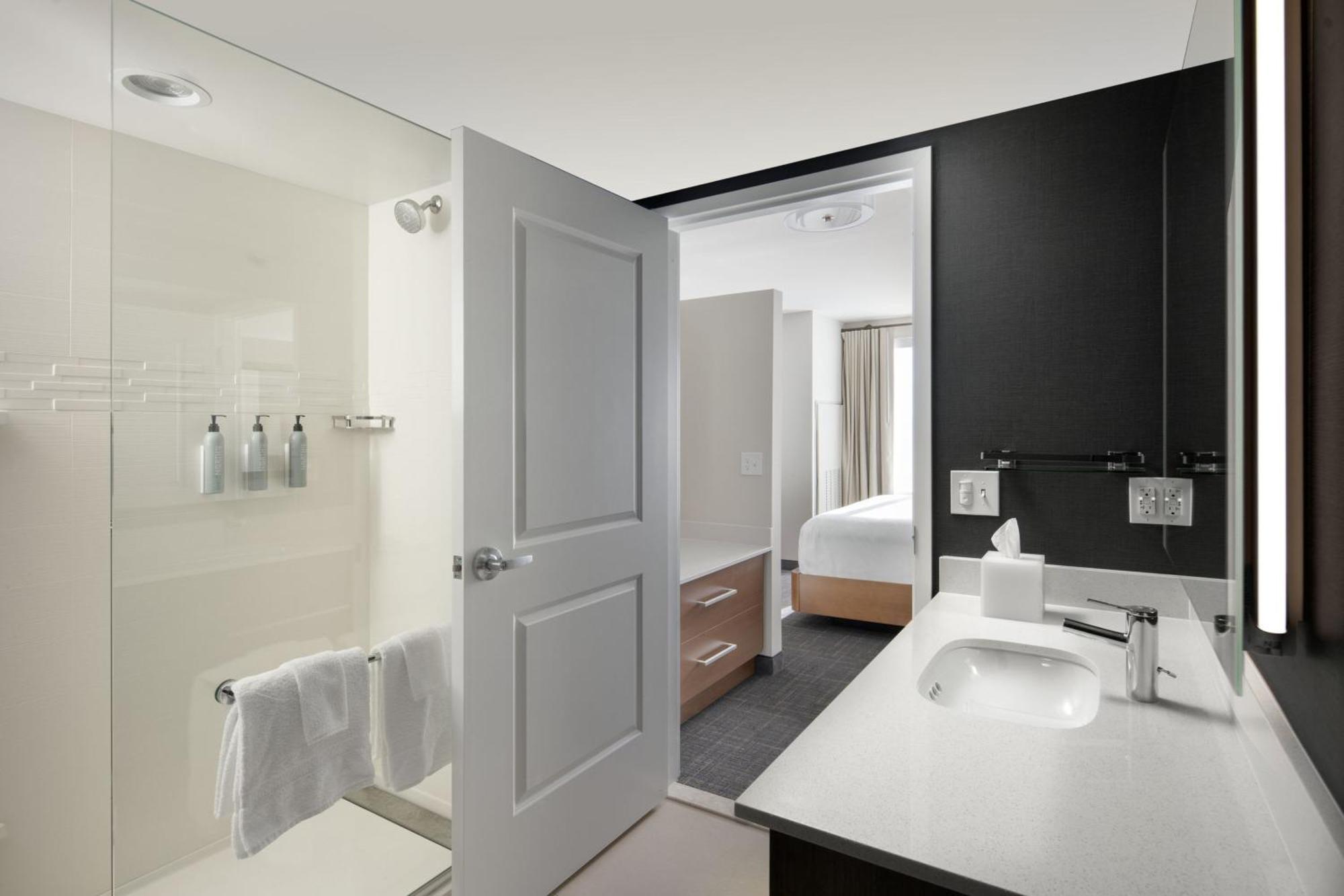 By Marriott Tampa 3* Wesley Chapel