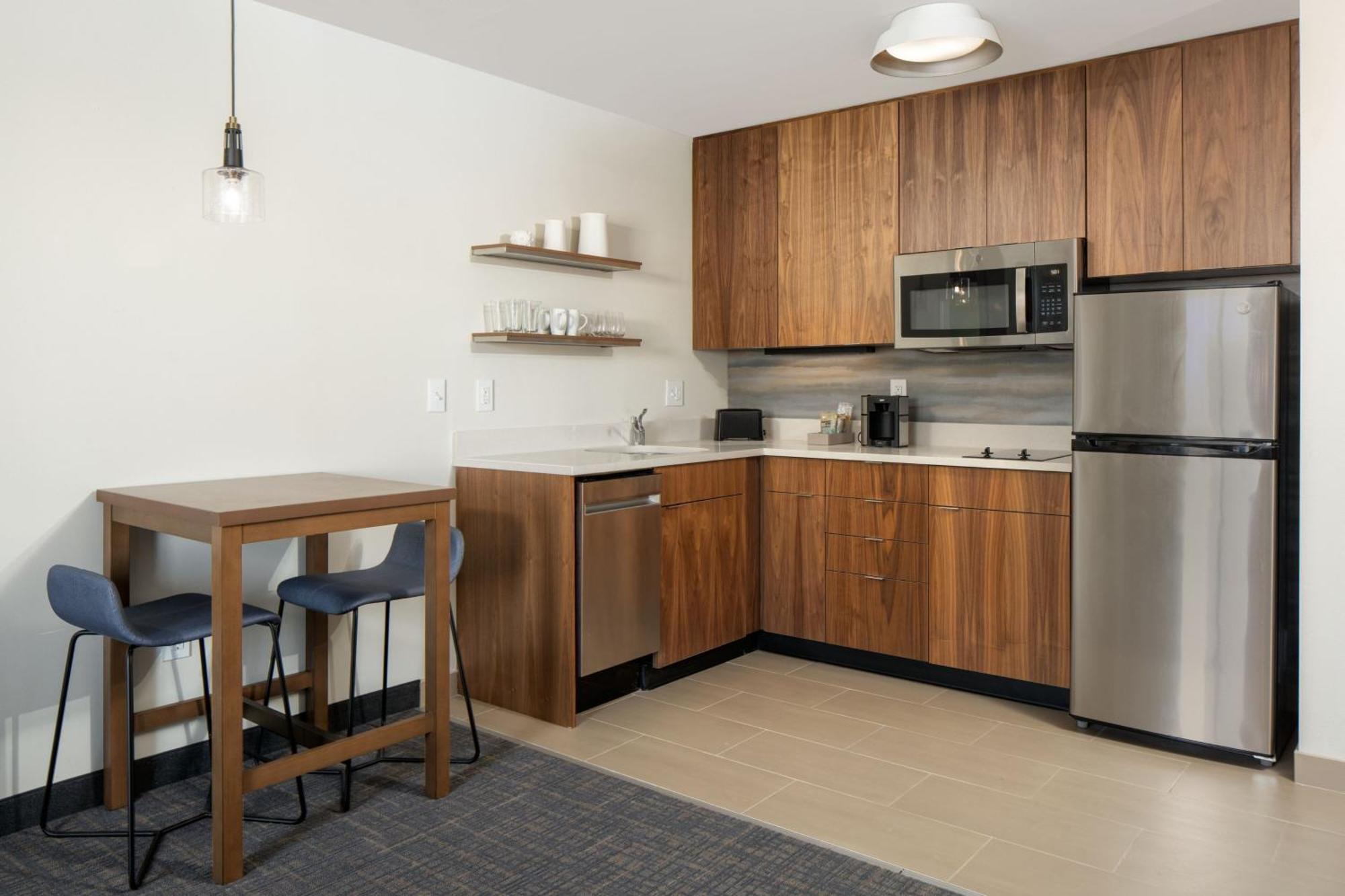 Hotel By Marriott Tampa