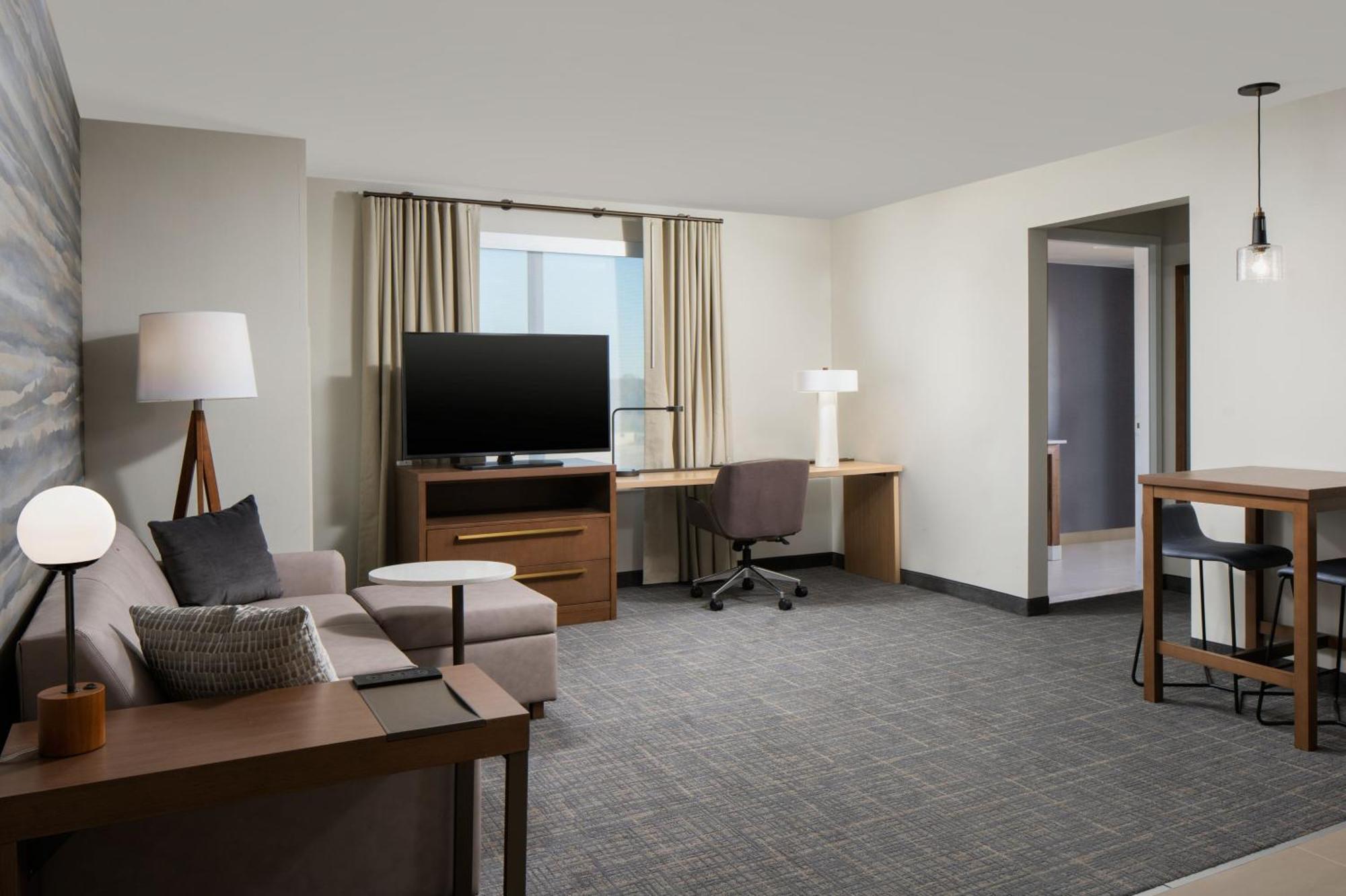 By Marriott Tampa 3* Wesley Chapel